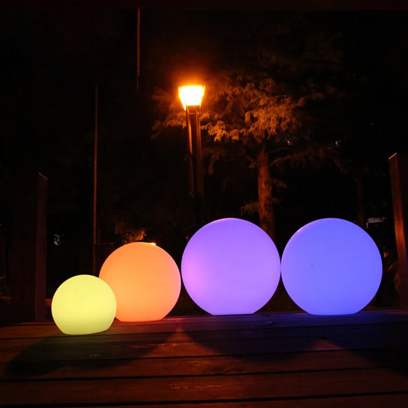 Soft Orb Garden Lamp