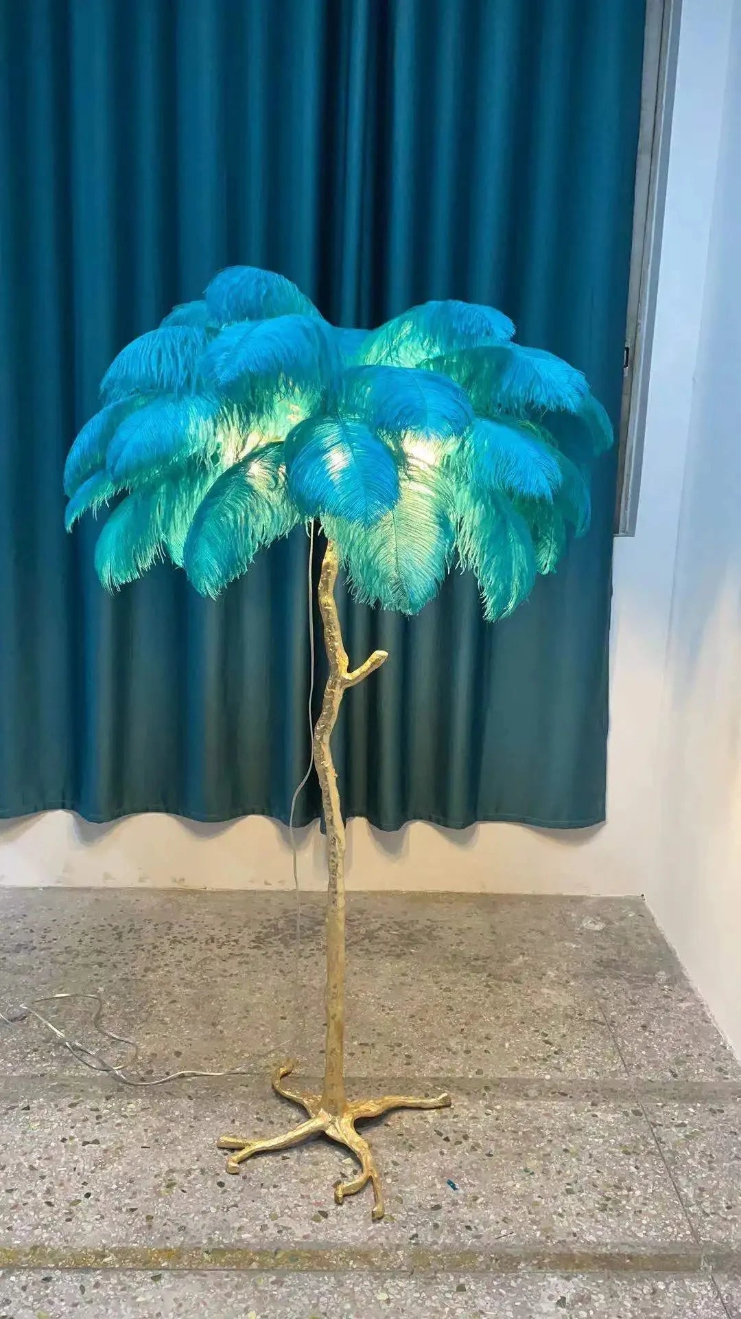 Aveline Feather Lamp
