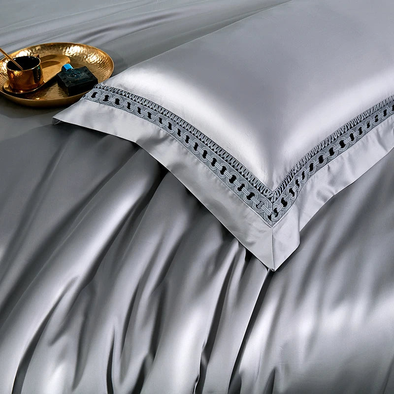 Luxury Edge Bedding Set