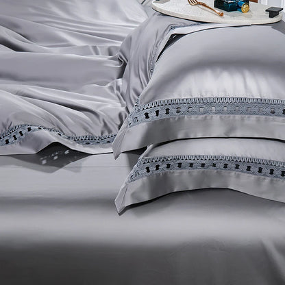Luxury Edge Bedding Set