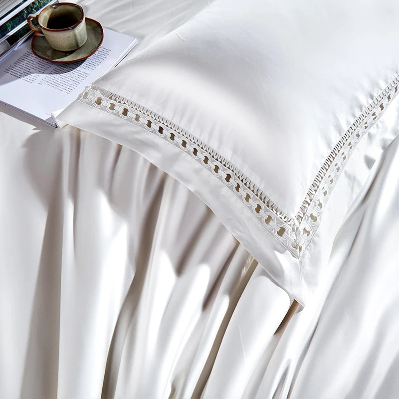 Luxury Edge Bedding Set